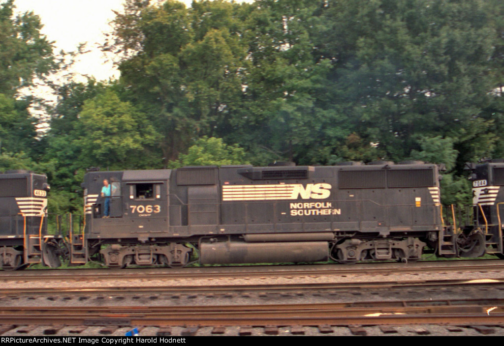 NS 7063